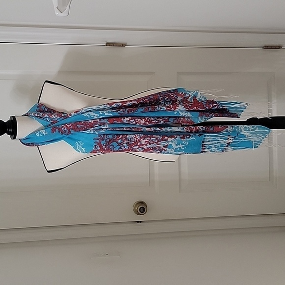 Lilly Pulitzer Murfee Scarf "Coral Cascade" Pattern.  Cashmere Silk Blend. - Picture 6 of 6